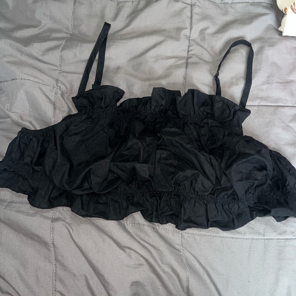 Black Ruffled Crop Top - Picture 3 of 4
